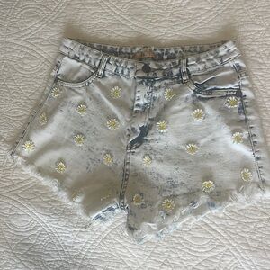 Daisy Embroidered Shorts